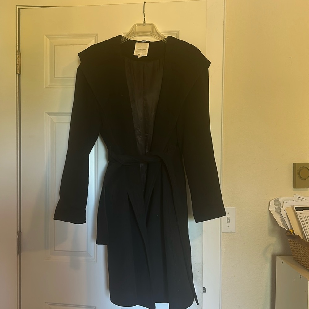 Beautiful black wool hooded belted coat!
